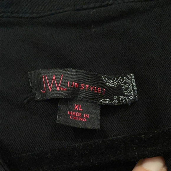 Chic Black Button-Up Dress - Picture 7 of 11